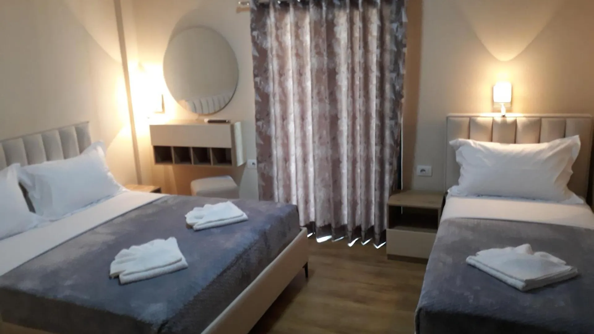 Qiqi Hotel Gjirokastër 2*,  Albania
