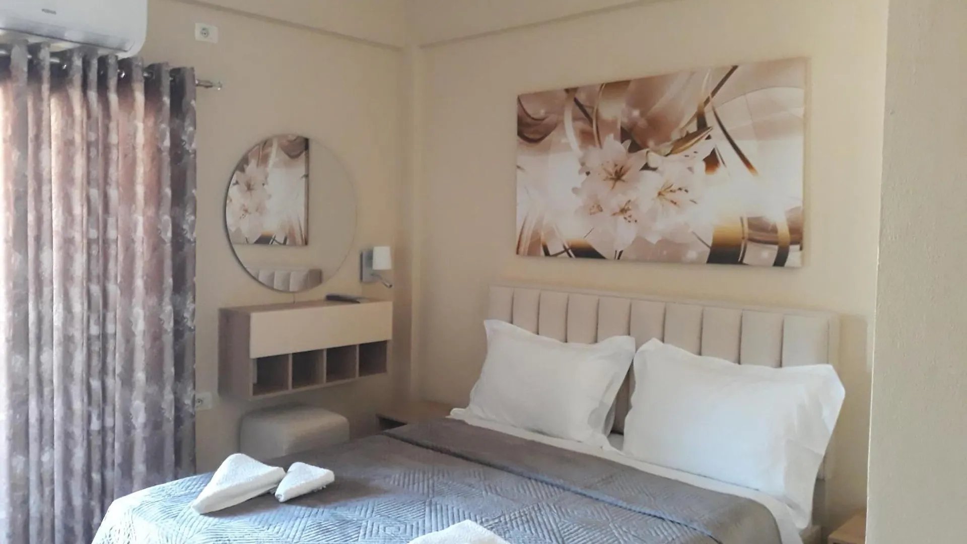 Qiqi Hotel Гирокастра Албания