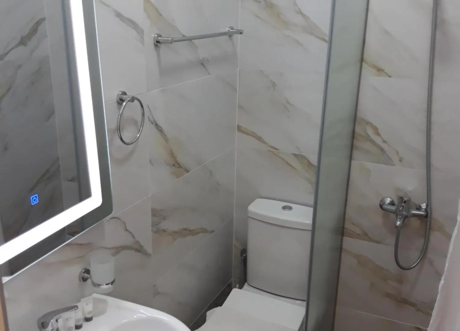 Qiqi Hotel Gjirokastra