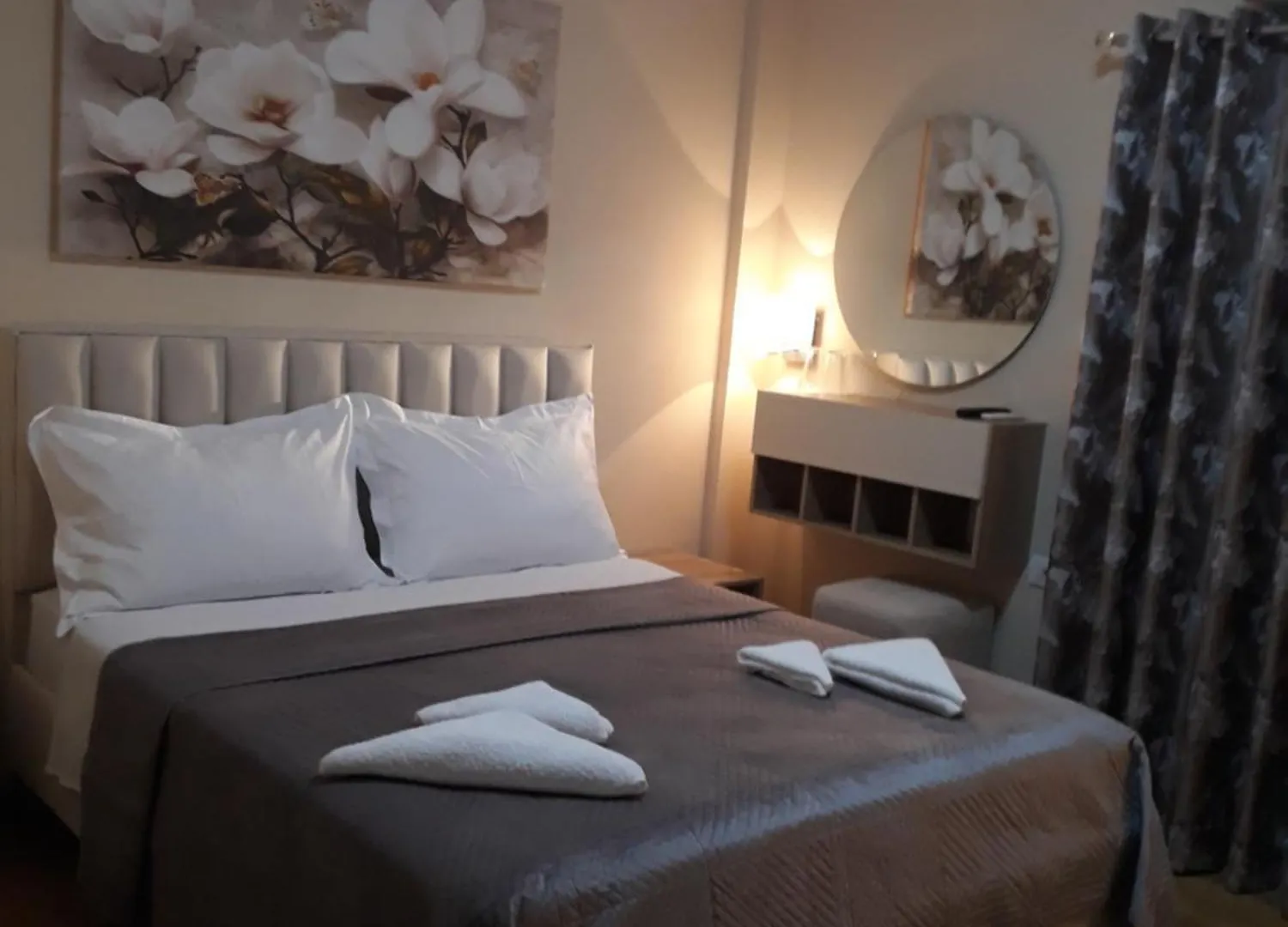Qiqi Hotel Гирокастра 2*,  Албания