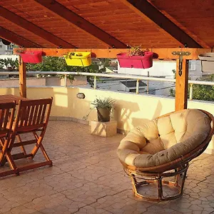 friends-terrace.hotels-in-tirana.com/