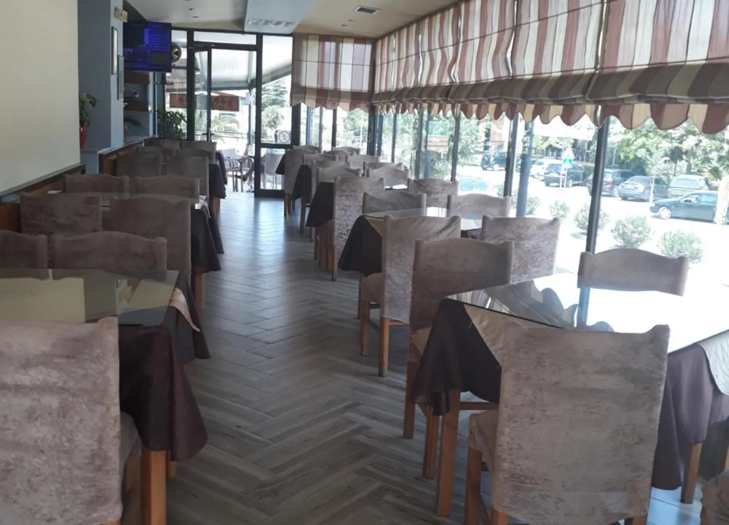 Qiqi Hotel Αργυρόκαστρο
