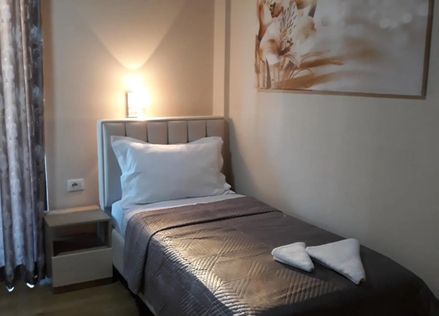 Qiqi Hotel Αργυρόκαστρο