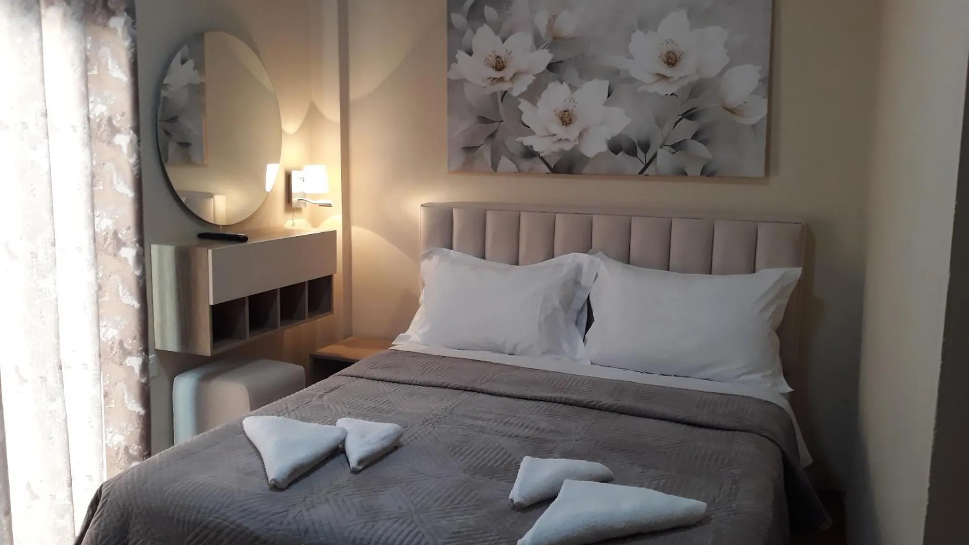Qiqi Hotel Αργυρόκαστρο Αλβανία